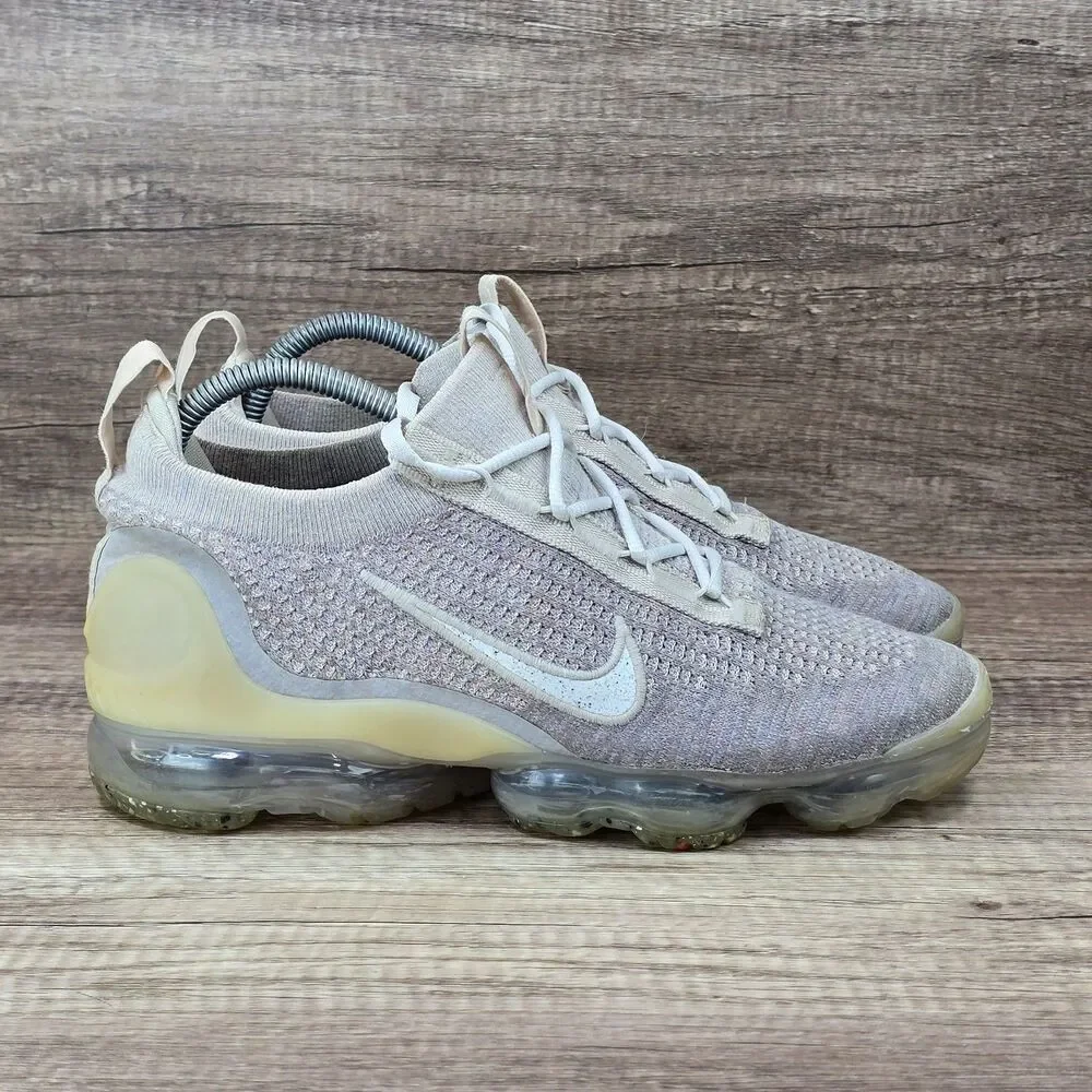Nike Air Vapormax 2021 FlyKnit Women's Sz 9.5 Oatmeal White Tan Shoes DC9454-101